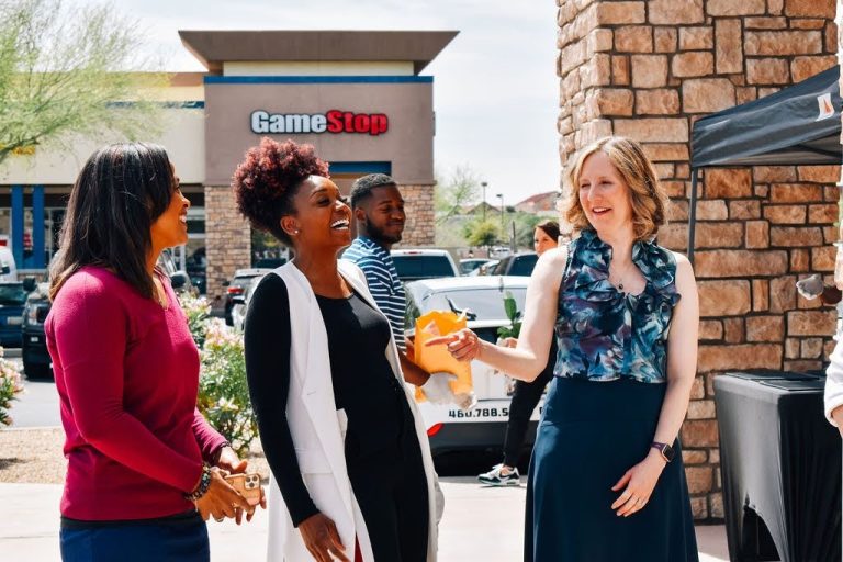 Partners laugh 2 - Copy-min